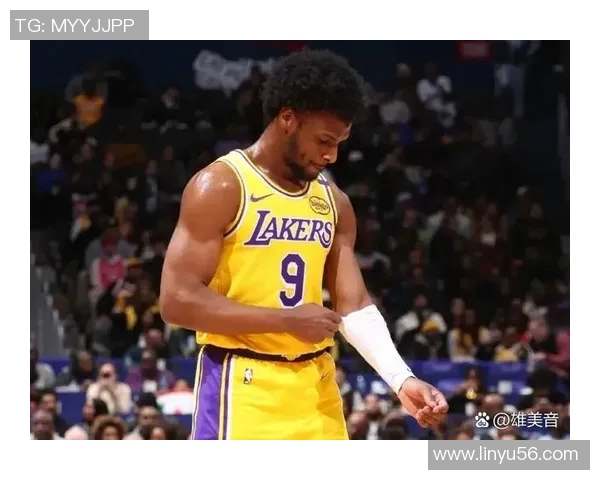 詹姆斯22+9浓眉22+11 湖人力克热火结束3连败 詹姆斯22+9浓眉22+11 湖人力克热火结束3连败