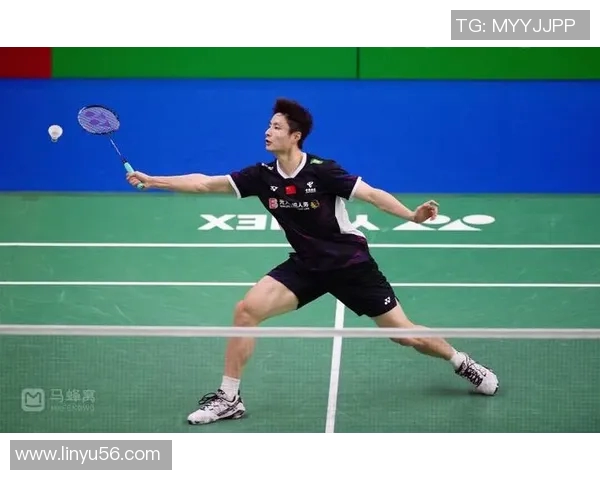 直落两盘！石宇奇2-0击败李卓耀 晋级男单16强