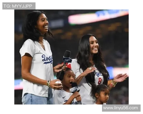 未随湖人去客场!詹姆斯携妻留洛城观战道奇比赛 科比妻女也在场 未随湖人去客场!詹姆斯携妻留洛城观战道奇比赛 科比妻女也在场